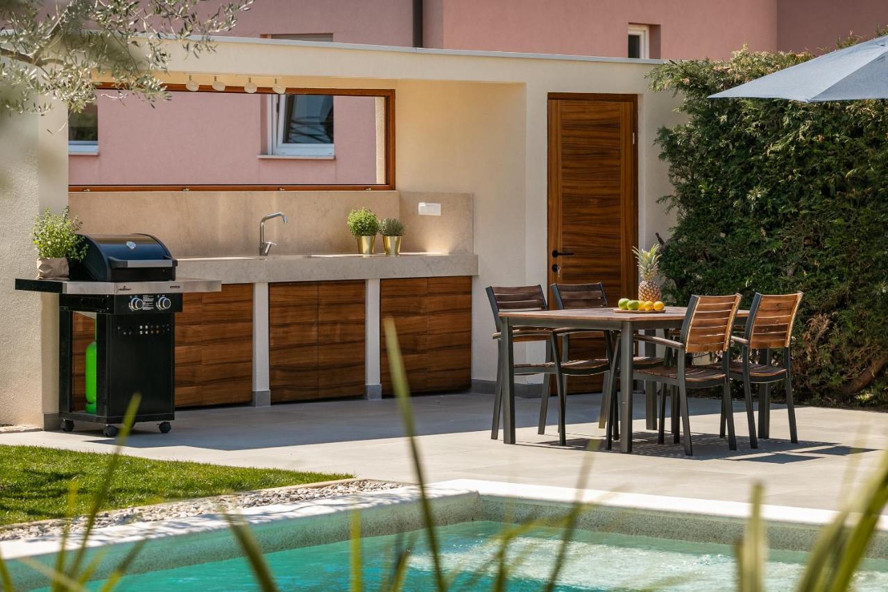 Belvedere Holidays Villas Новиград Экстерьер фото